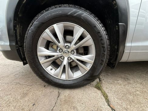Used 2015 Toyota Highlander XLE FWD image 25