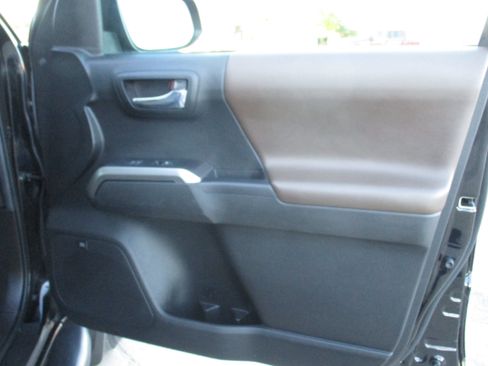 Used 2023 Toyota Tacoma Limited image 26