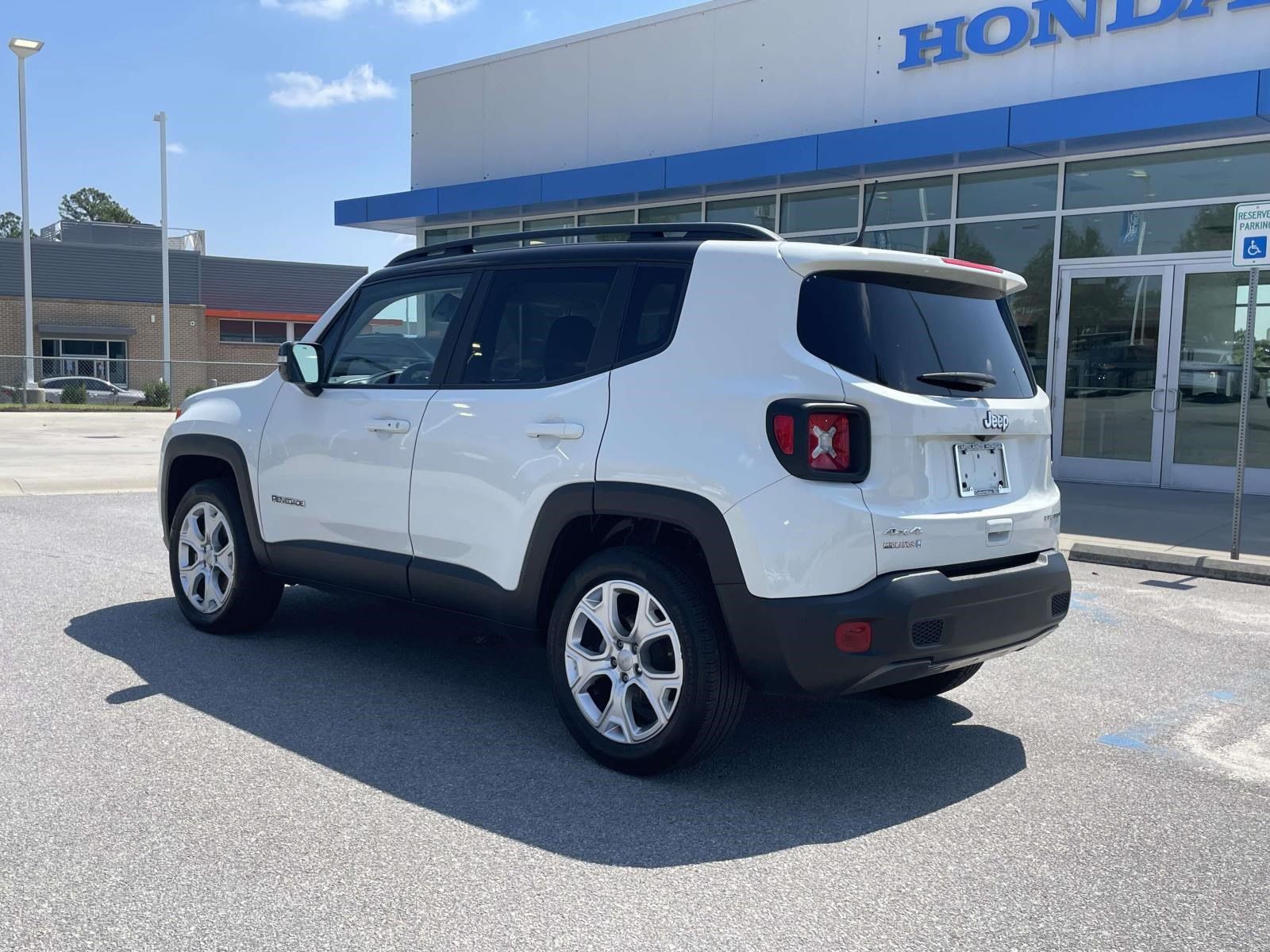 Used 2023 Jeep Renegade Limited AWD/4WD image 4