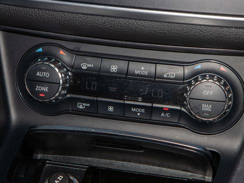 Used 2020 Mercedes-Benz GLA 250 w/ Convenience Package image 24