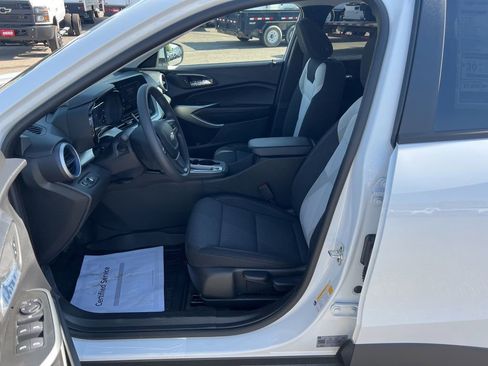 New 2026 Chevrolet Trax LS w/ LS Convenience Package FWD image 24