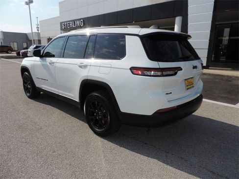 Used 2025 Jeep Grand Cherokee L Altitude image 7