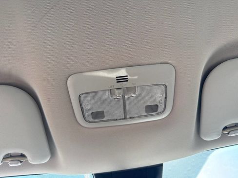 Used 2018 Toyota Corolla LE FWD image 20