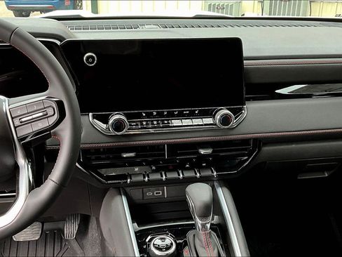 New 2025 Chevrolet Colorado Z71 image 8