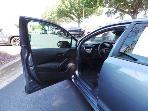 Used 2025 Toyota Corolla LE FWD image 23