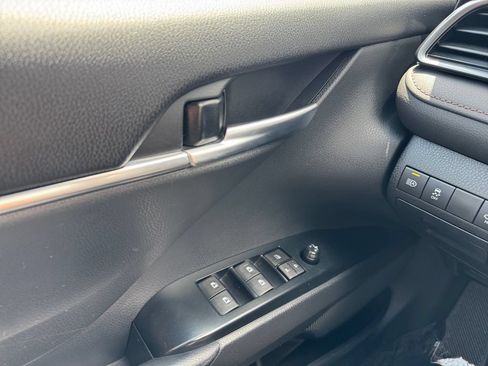Certified 2019 Toyota Camry LE FWD image 11