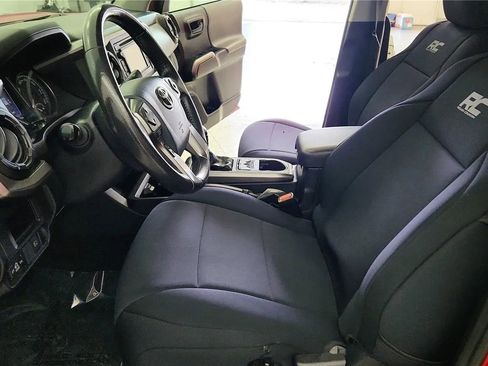 Used 2019 Toyota Tacoma SR5 image 23