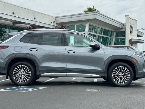 New 2025 Volkswagen Tiguan S image 4