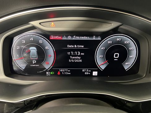 Used 2025 Audi Q8 Prestige AWD/4WD image 25