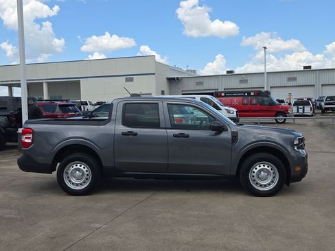 Used 2025 Ford Maverick XL FWD image 2