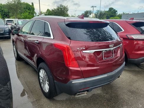 Used 2018 Cadillac XT5 FWD image 3