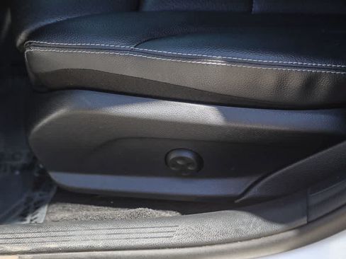 Used 2020 Mercedes-Benz C 300 Sedan image 11