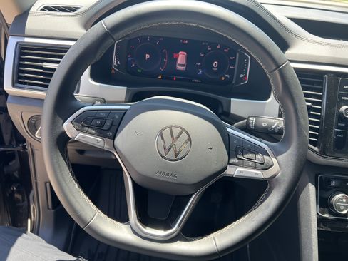 Certified 2023 Volkswagen Atlas SE FWD image 16