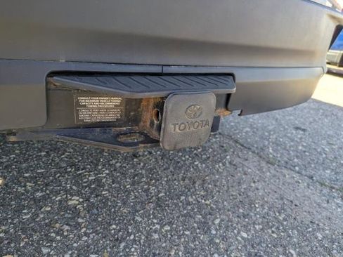 Used 2019 Toyota Highlander SE image 26