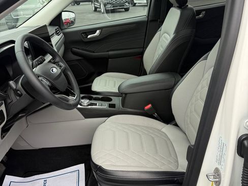Used 2023 Ford Escape Platinum w/ Premium Technology Package AWD/4WD image 10