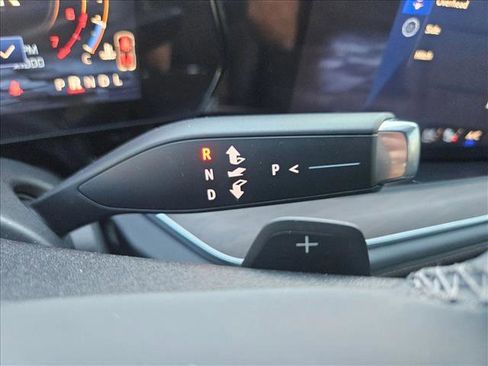 Certified 2025 Chevrolet Suburban High Country image 19