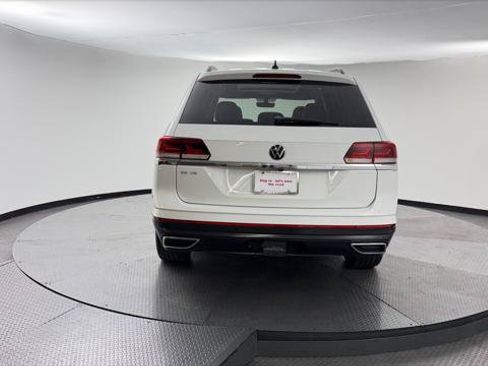 Used 2023 Volkswagen Atlas SE w/ Panoramic Sunroof Package FWD image 7