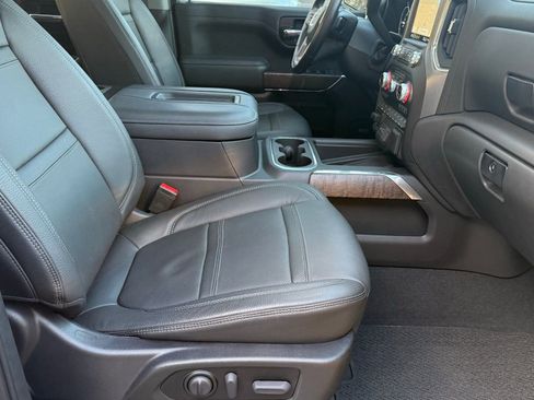 Used 2022 GMC Sierra 1500 Denali w/ Denali Premium Package image 19