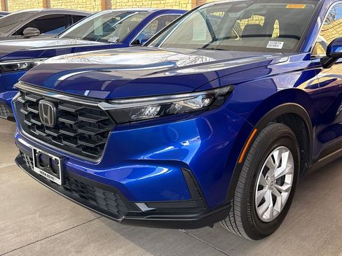 Used 2025 Honda CR-V LX image 8