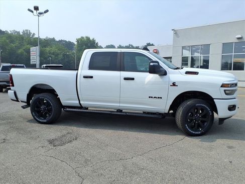 New 2026 RAM 2500 Big Horn AWD/4WD image 3