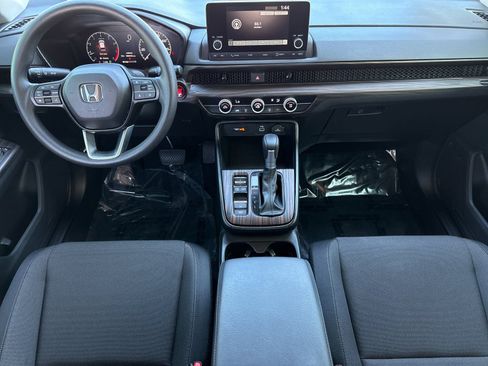 Used 2025 Honda CR-V LX image 12