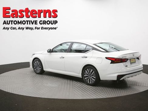 Used 2025 Nissan Altima 2.5 SV FWD image 63