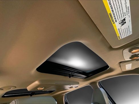 Used 2011 GMC Acadia SLT image 31