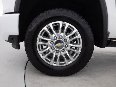 Used 2023 Chevrolet Silverado 2500 High Country w/ Z71 Off-Road Package AWD/4WD image 17