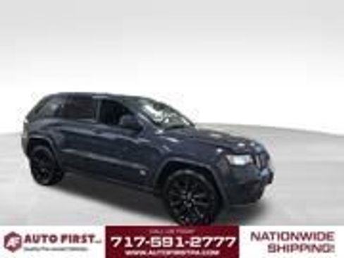 Used 2018 Jeep Grand Cherokee Altitude image 1