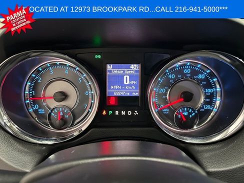 Used 2016 Chrysler Town & Country Touring w/ Driver Convenience Group image 15