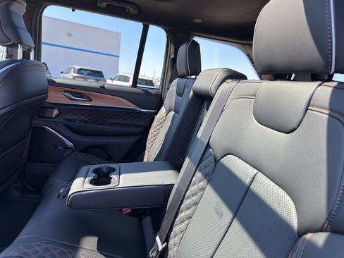 New 2026 Jeep Grand Cherokee Summit AWD/4WD image 35