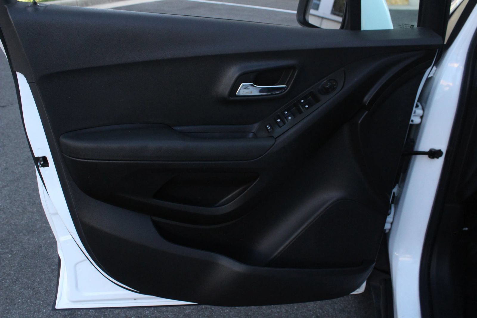 Used 2016 Chevrolet Trax LS AWD/4WD image 15