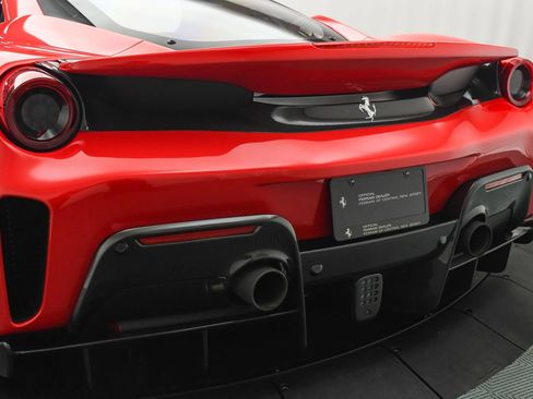 Used 2020 Ferrari 488 Pista Coupe RWD image 10