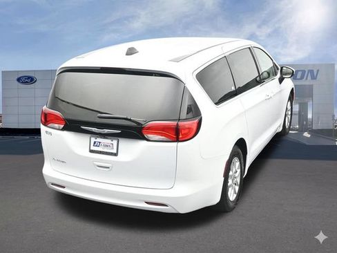 Used 2022 Chrysler Voyager LX FWD image 58
