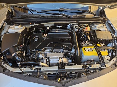 Used 2019 Chevrolet Malibu LT FWD image 24