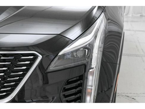 Certified 2023 Cadillac XT4 Luxury w/ Cold Weather Package image 9