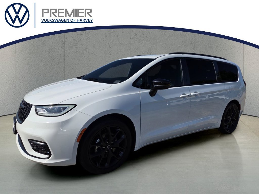 Used 2025 Chrysler Pacifica Limited FWD image 1