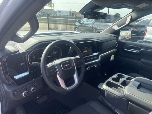 New 2026 GMC Sierra 1500 SLE w/ Preferred Package image 9