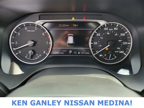 Certified 2025 Nissan Rogue SV image 32