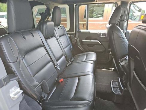 Used 2021 Jeep Wrangler Unlimited Sahara AWD/4WD image 18