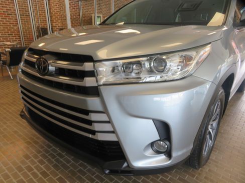 Used 2018 Toyota Highlander XLE AWD/4WD image 64