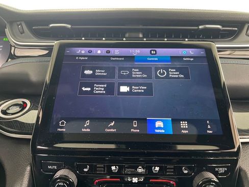 Used 2024 Jeep Grand Cherokee Trailhawk image 19