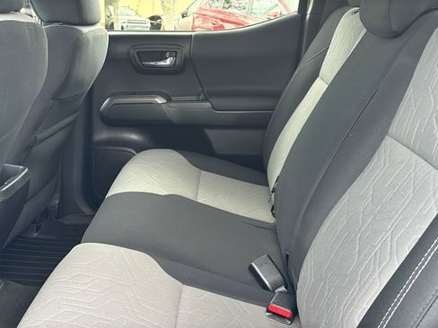 Used 2022 Toyota Tacoma TRD Sport image 29