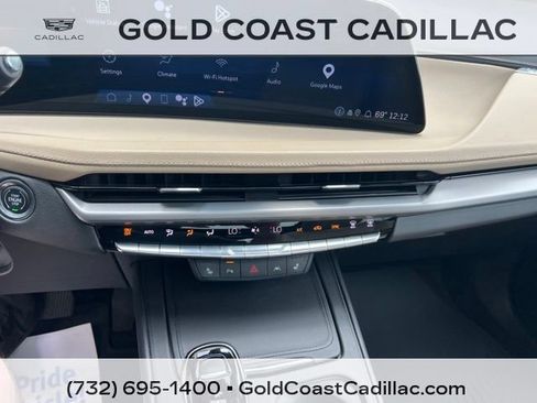 Certified 2024 Cadillac XT4 Luxury w/ Cold Weather Package FWD image 25