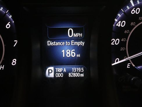 Used 2016 Toyota Avalon XLE Plus w/ Preferred Accessory Package FWD image 17
