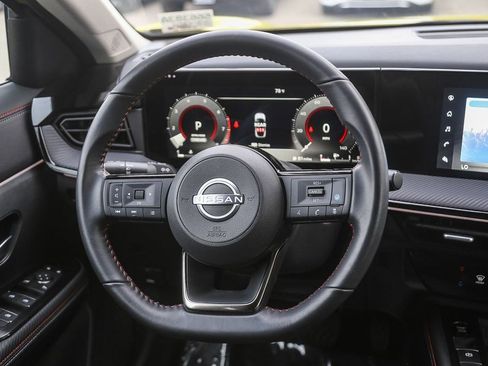 Used 2025 Nissan Kicks SR AWD/4WD image 14