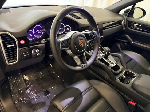 Certified 2023 Porsche Cayenne AWD/4WD image 4
