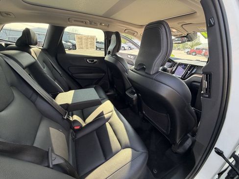 Used 2023 Volvo XC60 B5 Plus AWD/4WD image 11