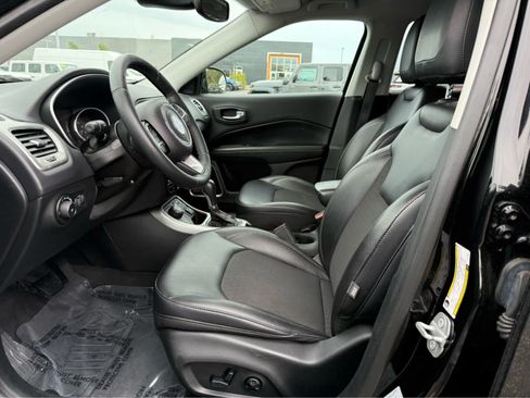 Used 2018 Jeep Compass Latitude w/ Popular Equipment Group AWD/4WD image 5