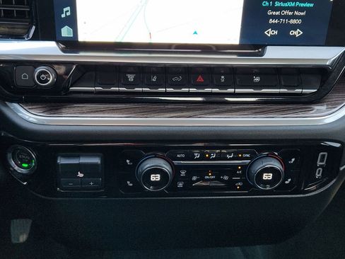 Used 2025 Chevrolet Silverado 2500 LT w/ Convenience Package image 26